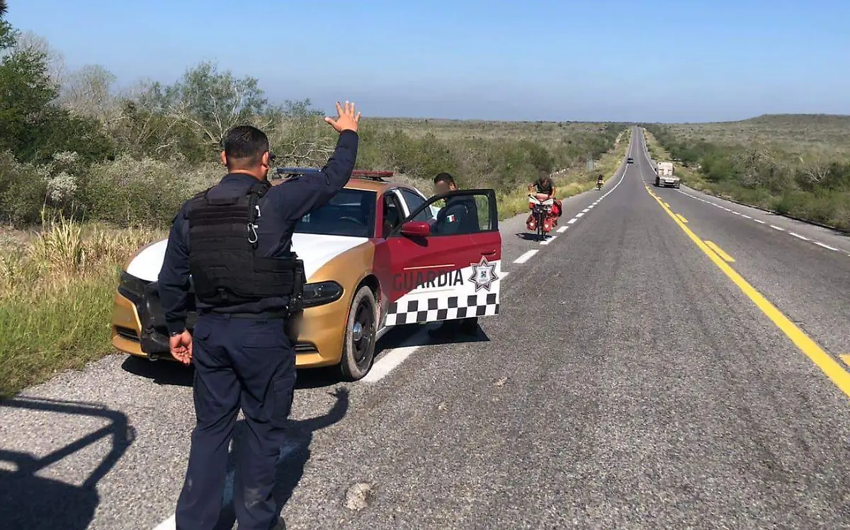 Guardia Eatatal de Tamaulipas ayuda a japoneses que van a Argentina 